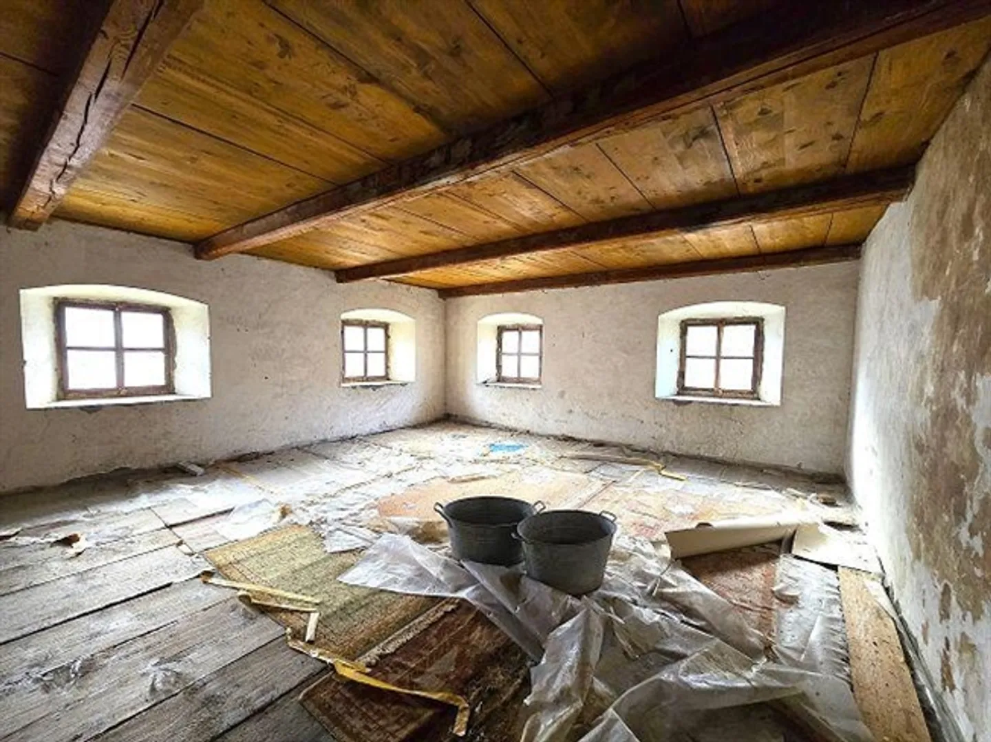 Historic house with 12 rooms, large land and beautiful open view, very sunny and quiet - Photo 14 of 20