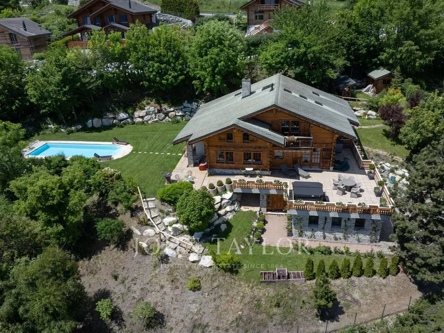 Miete für zwei Wochen - Monat: Chalet mit Pool - Foto 1 von 11