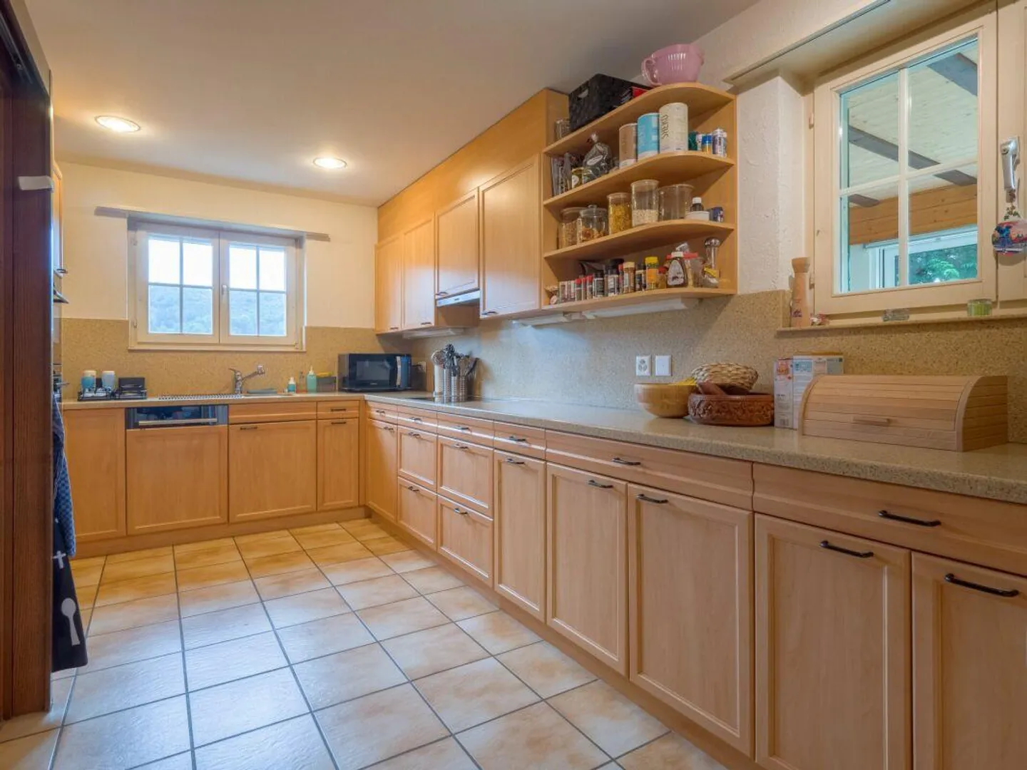 Casa di campagna di alta qualità con piscina e 3 posti auto da 7,5 stanze - Foto 4 di 12