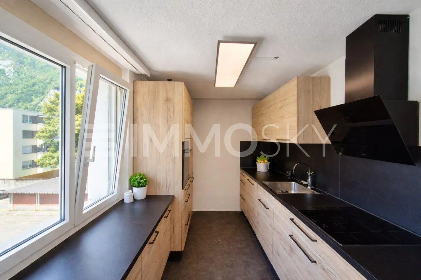 Geräumige Wohnung mit Grünblick - Foto 3 von 5