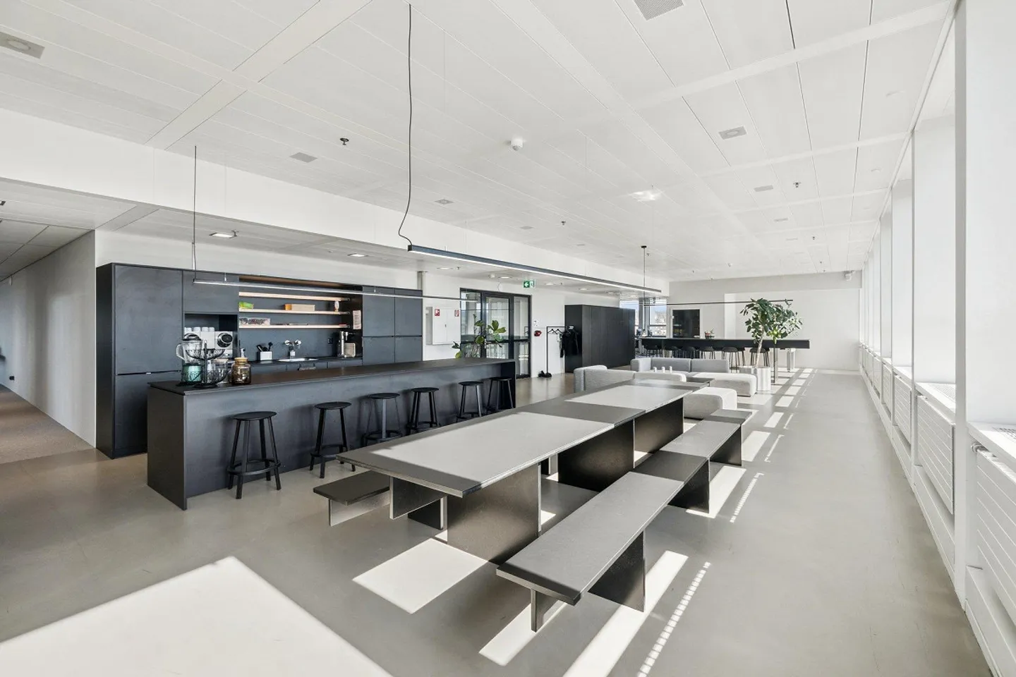 Wintower - Working Above the Rooftops of Winterthur! - Photo 5 of 13