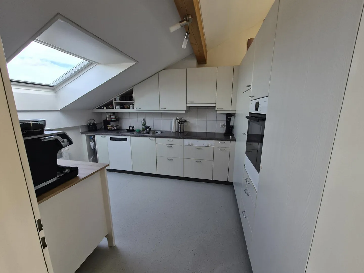 Appartamento luminoso di 4,5 stanze di 104 m2 - Foto 3 di 17