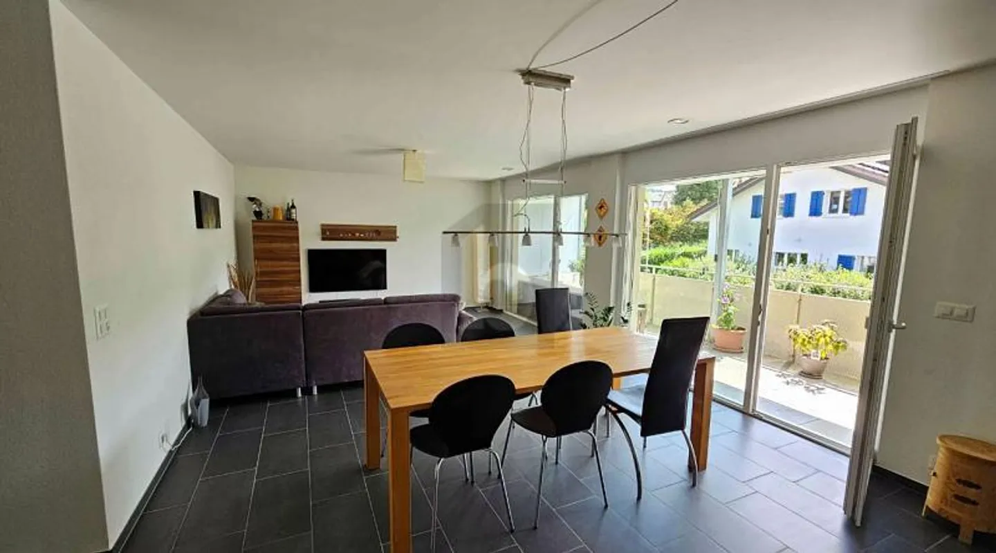 MODERN, SPACIOUS FLOOR PLAN, LARGE BALCONY - Photo 2 of 4