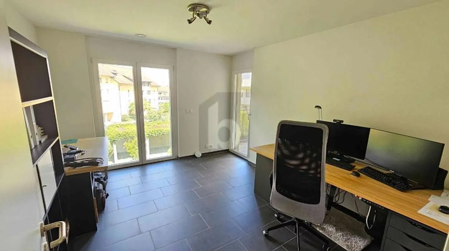 MODERN, SPACIOUS FLOOR PLAN, LARGE BALCONY - Photo 3 of 4