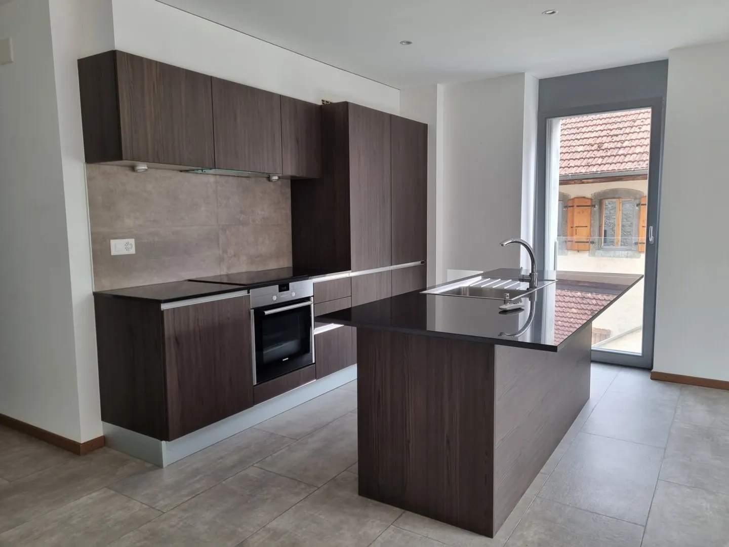 Luxuriöse 3,5-Zimmer-Wohnung im 1. Stock - Foto 1 von 11