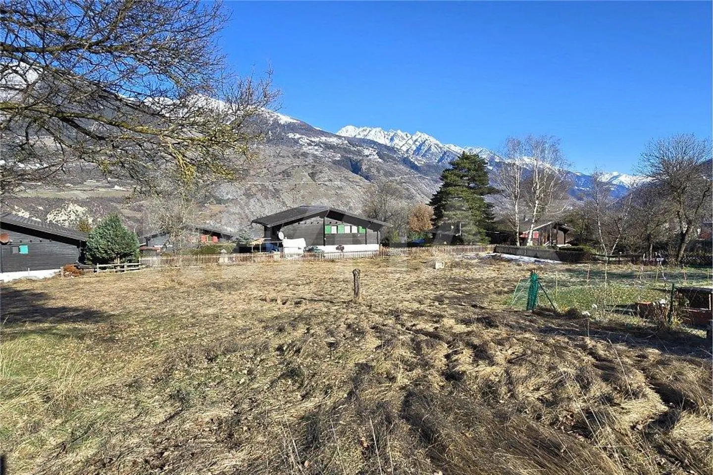 Grande parcelle de terrain à bâtir - projet autorisé existant - Photo 5 sur 10