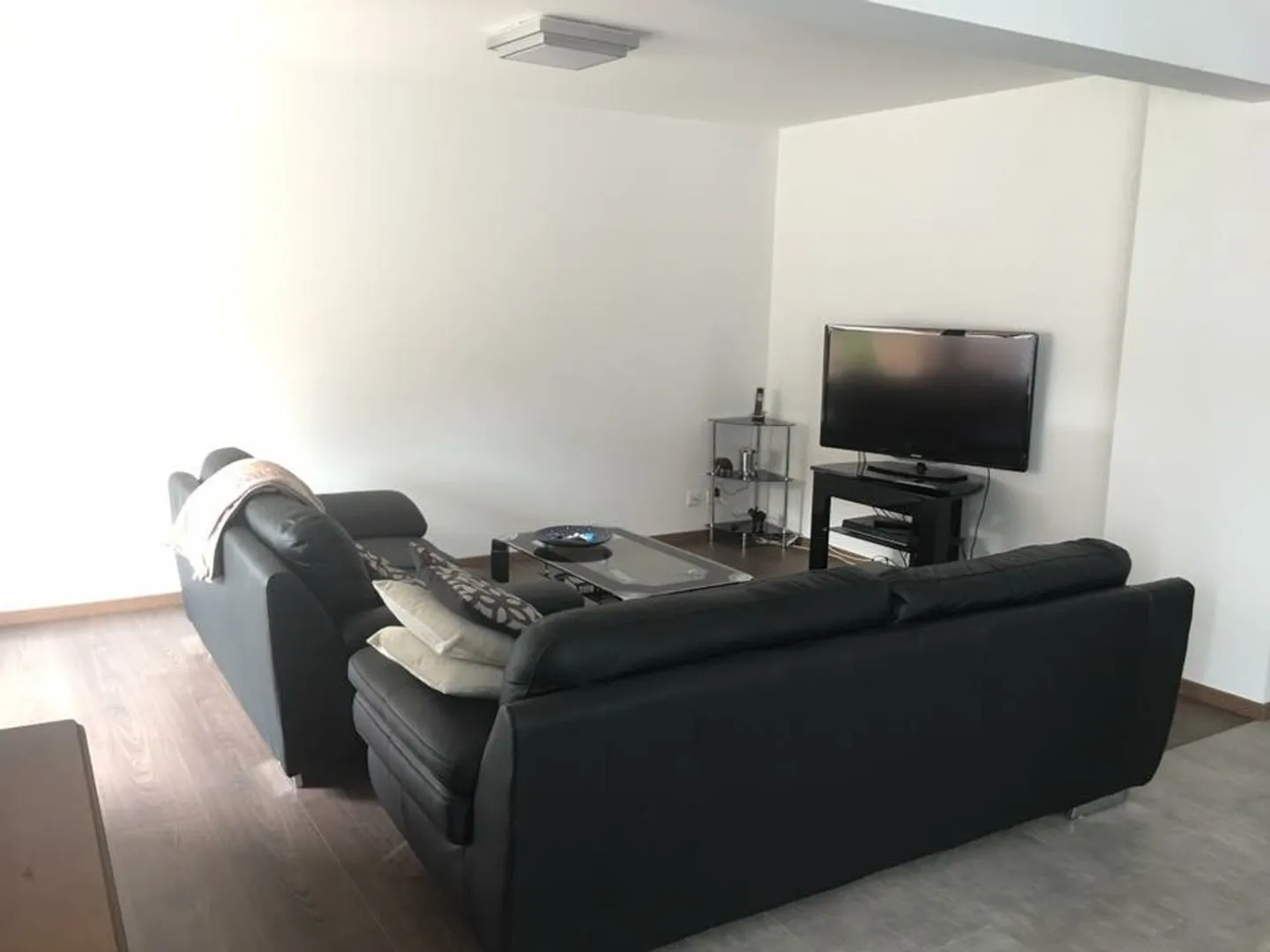 Luxuriöse 3,5-Zimmer-Wohnung im 1. Stock - Foto 3 von 11