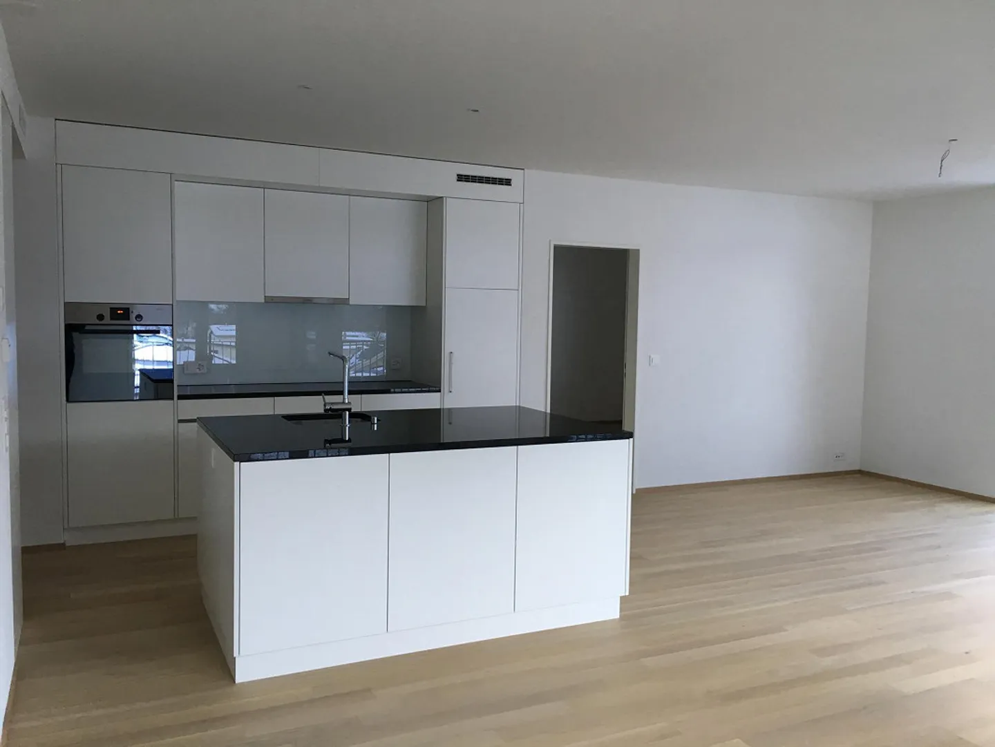 Appartamento luminoso di 3½ stanze - Foto 3 di 8