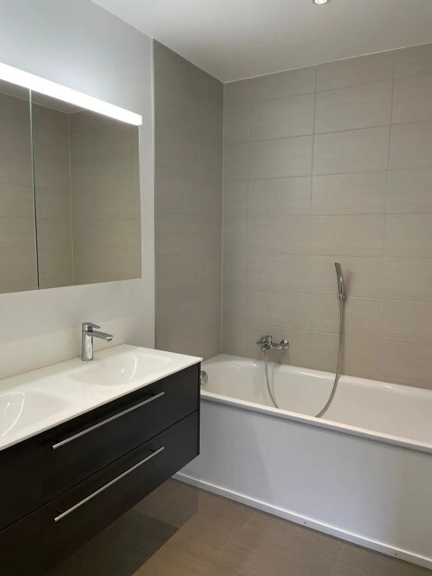 Luxuriöse 3,5-Zimmer-Wohnung im 1. Stock - Foto 6 von 11