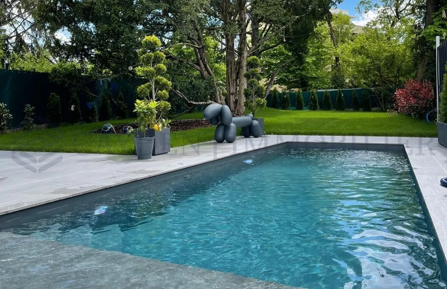 Moderne Villa mit Pool - Foto 1 von 2