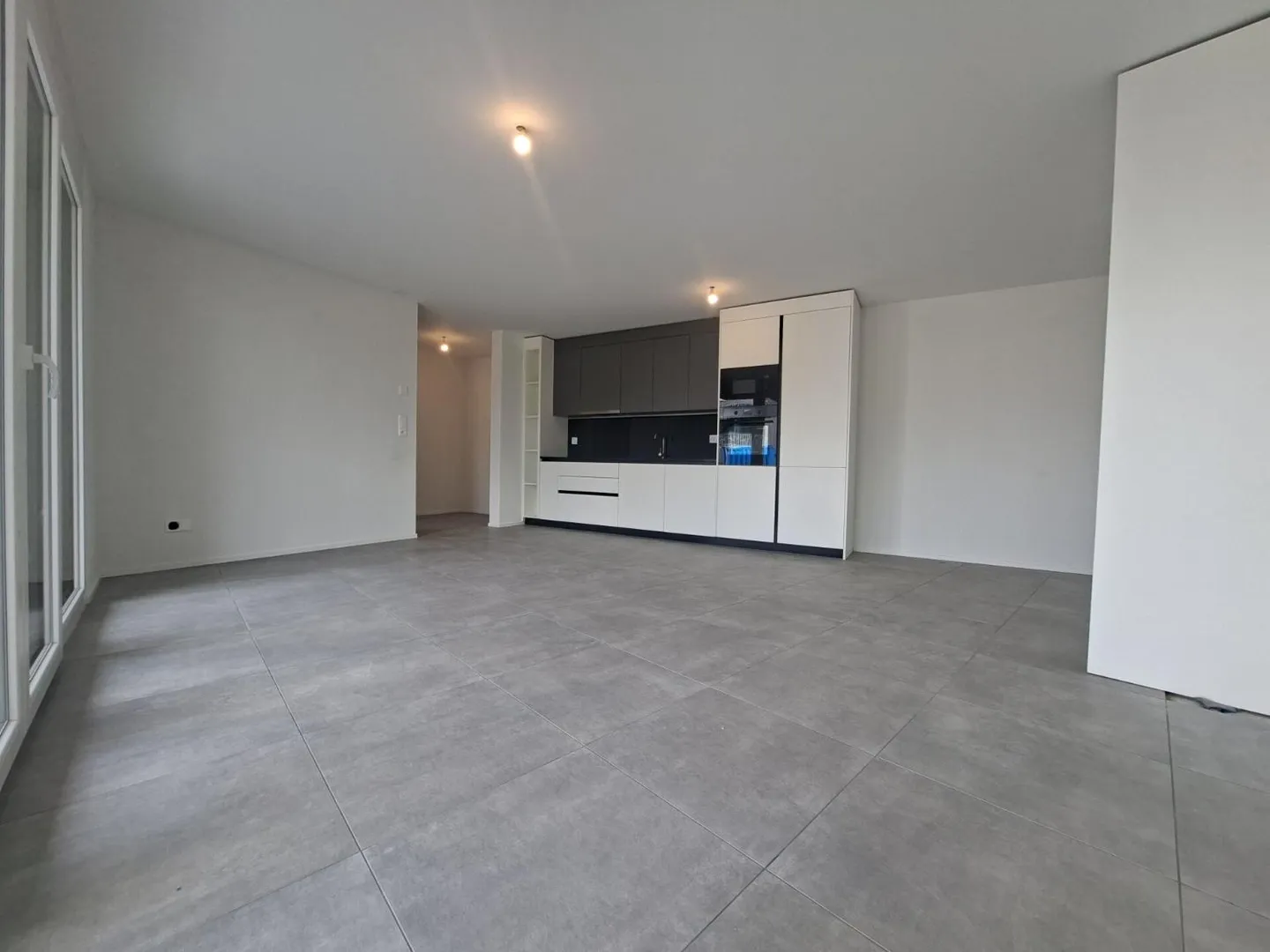 2.5 Room Apartment - Photo 1 of 10