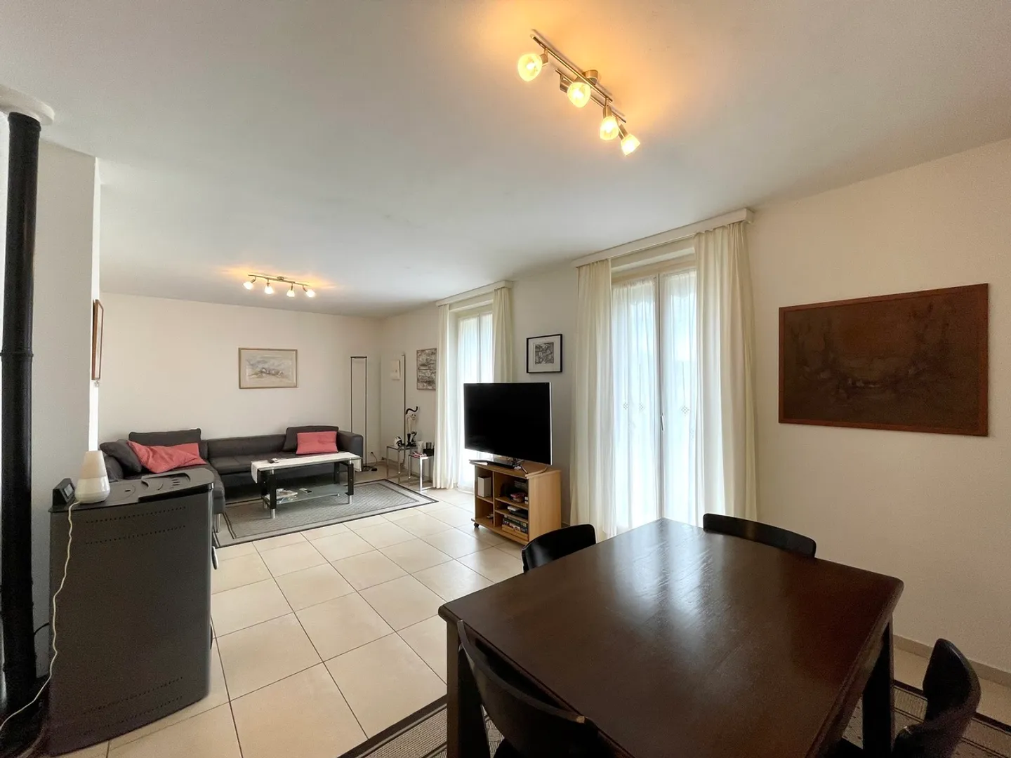 HOUSE WITH RENTAL OPPORTUNITY - Photo 5 of 15