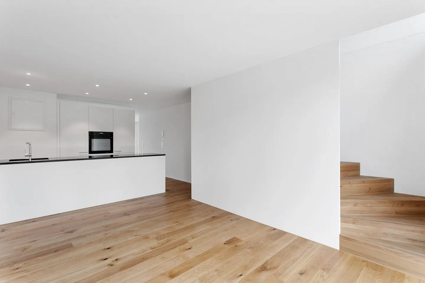 Appartamento di 4,5 stanze di nuova costruzione nel quartiere di Bernrain, piano terra con un po' di vista sul lago - Foto 3 di 30