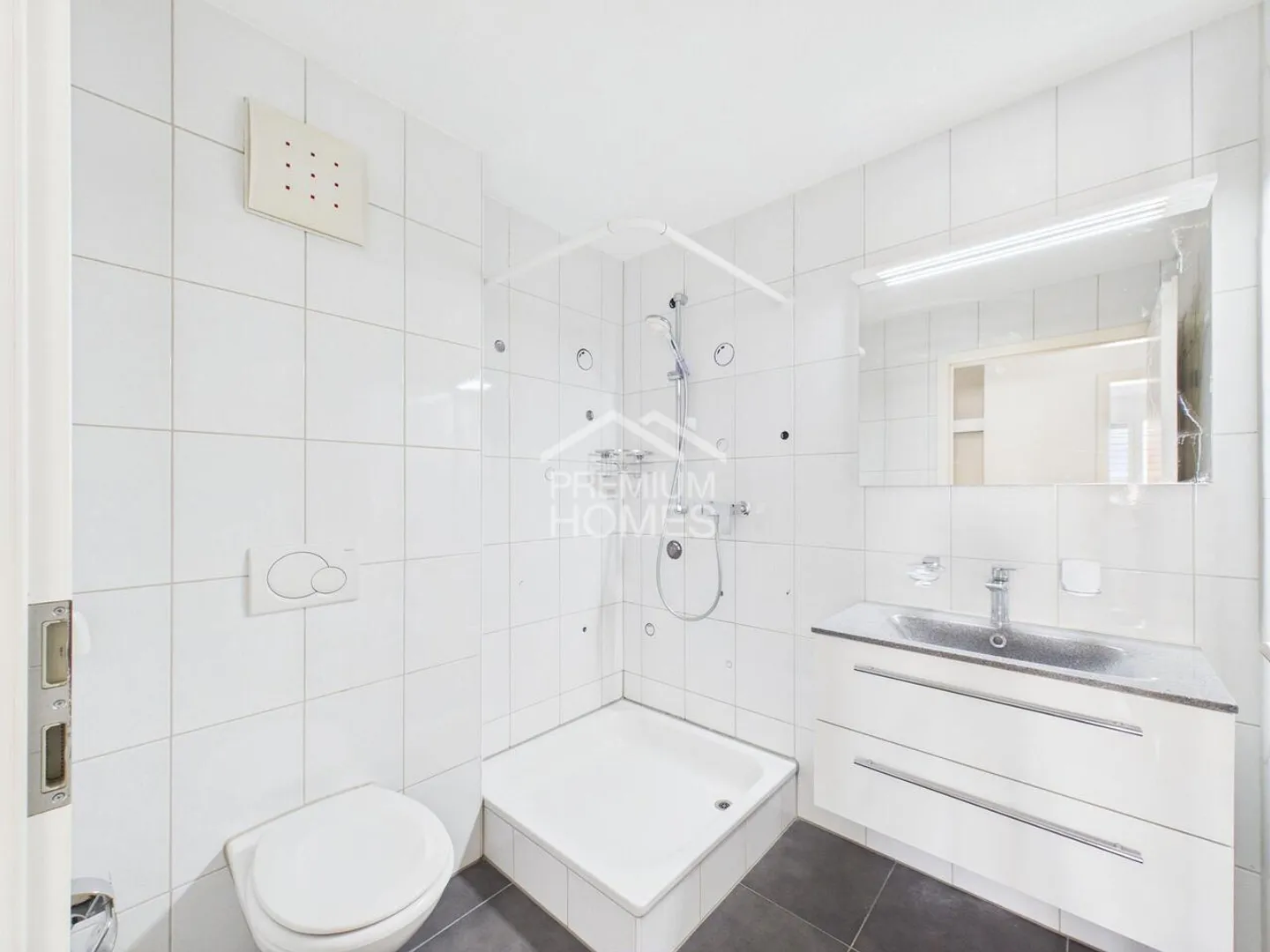 Plenty of space for the whole family! - Photo 9 of 13