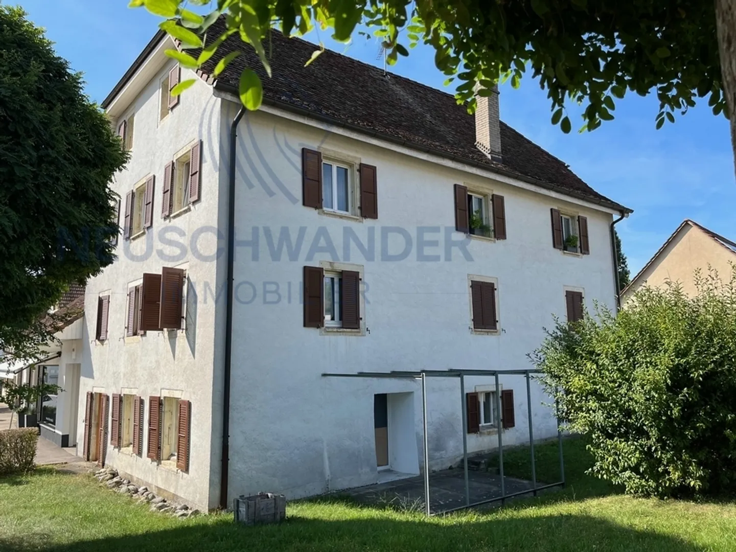In a small building, comfortable apartment, practical close to the highway - Photo 2 of 11