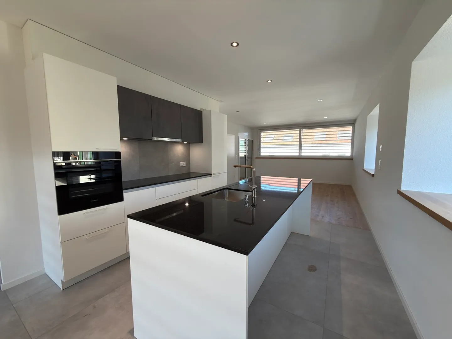 Appartement Triplex Charmant - Photo 2 sur 9