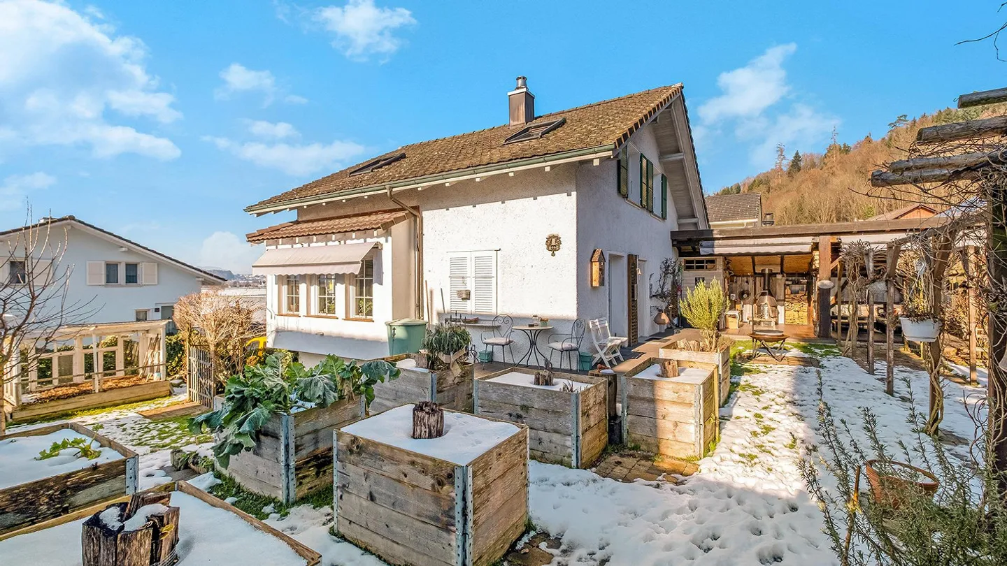 Incantevole casa unifamiliare di 4,5 stanze con oasi giardino - Foto 2 di 15