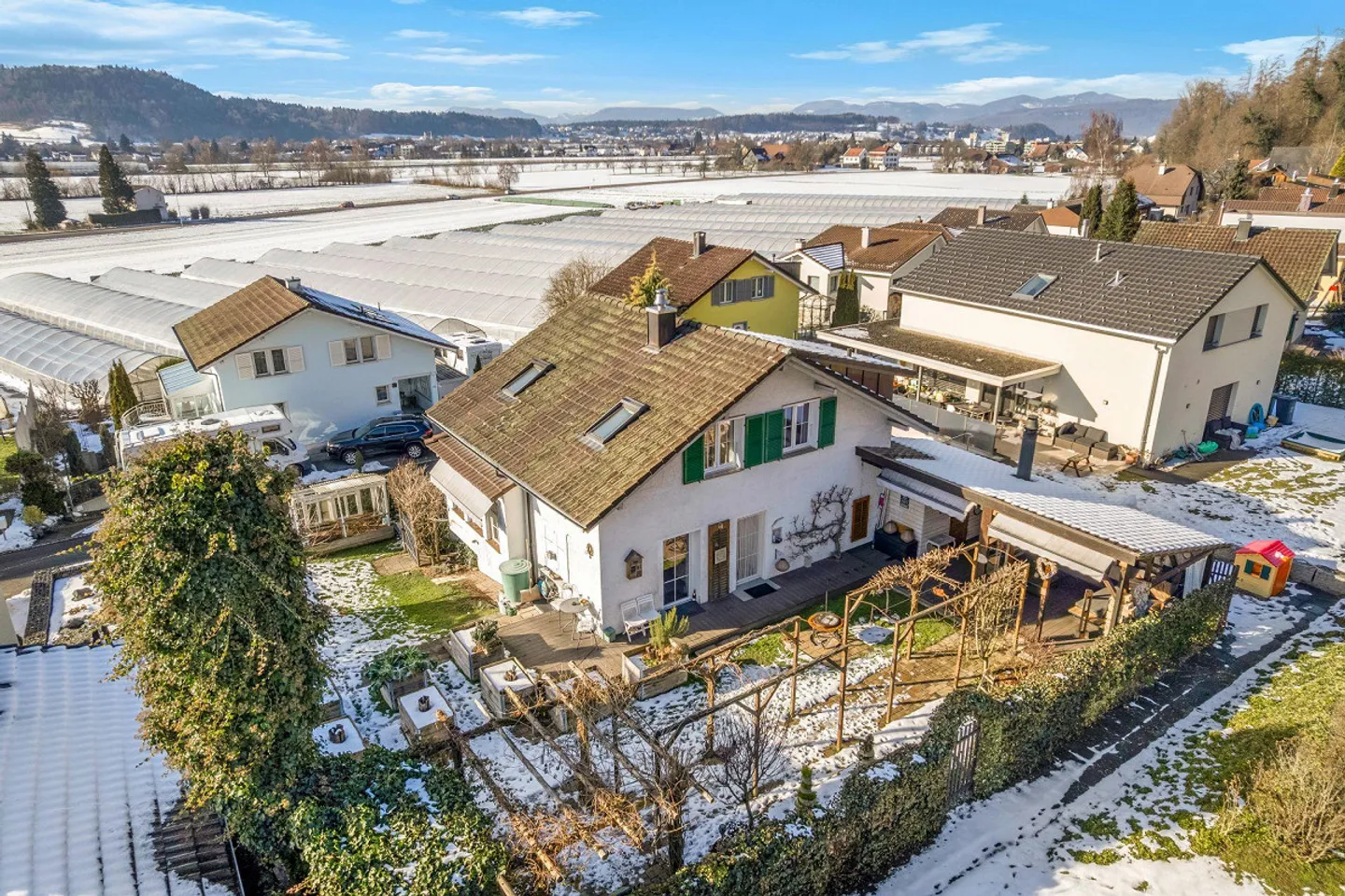 Incantevole casa unifamiliare di 4,5 stanze con oasi giardino - Foto 3 di 15