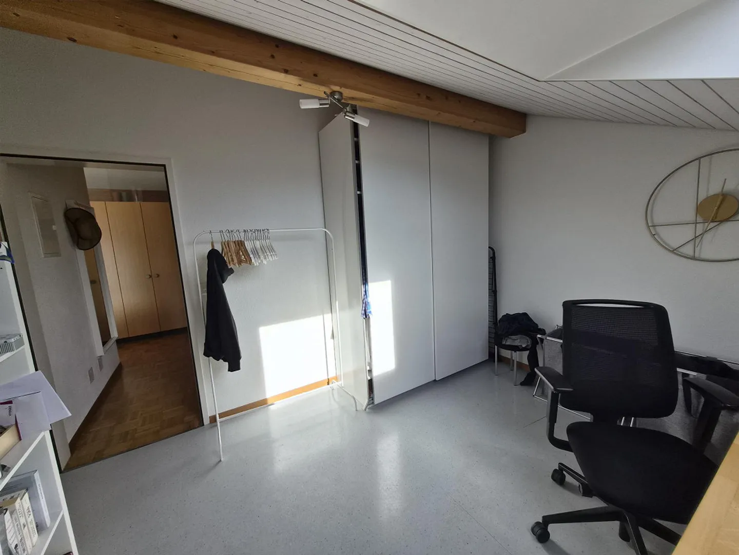 Appartamento luminoso di 4,5 stanze di 104 m2 - Foto 10 di 17