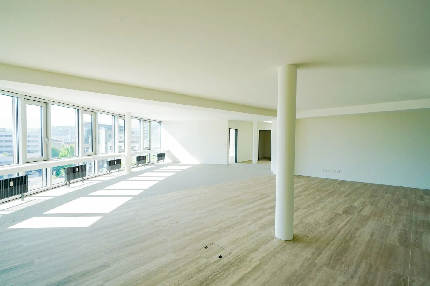 Posizione centrale incontra flessibilità: 256 m² per la tua attività - Foto 3 di 9