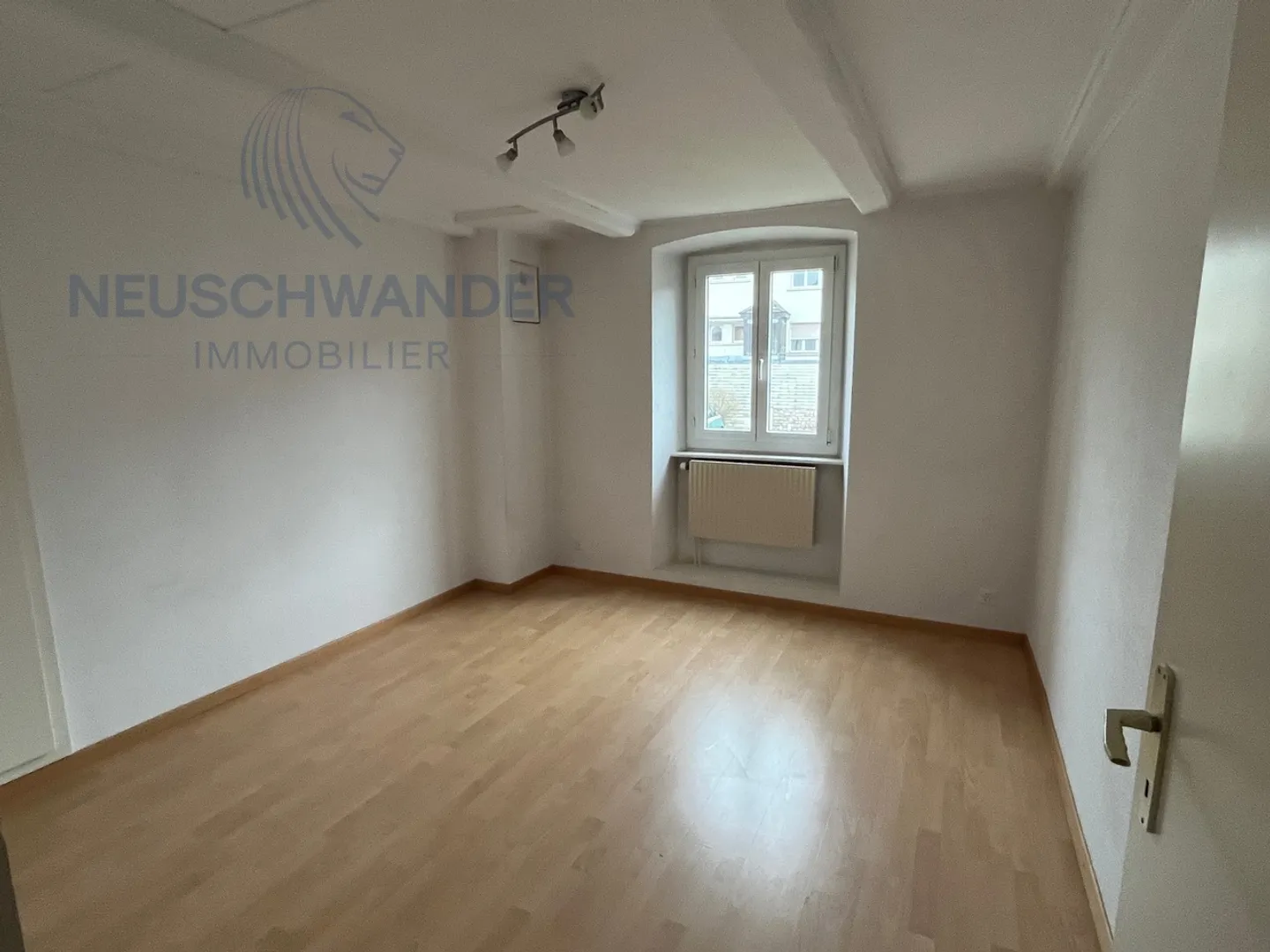 In a small building, comfortable apartment, practical close to the highway - Photo 7 of 11