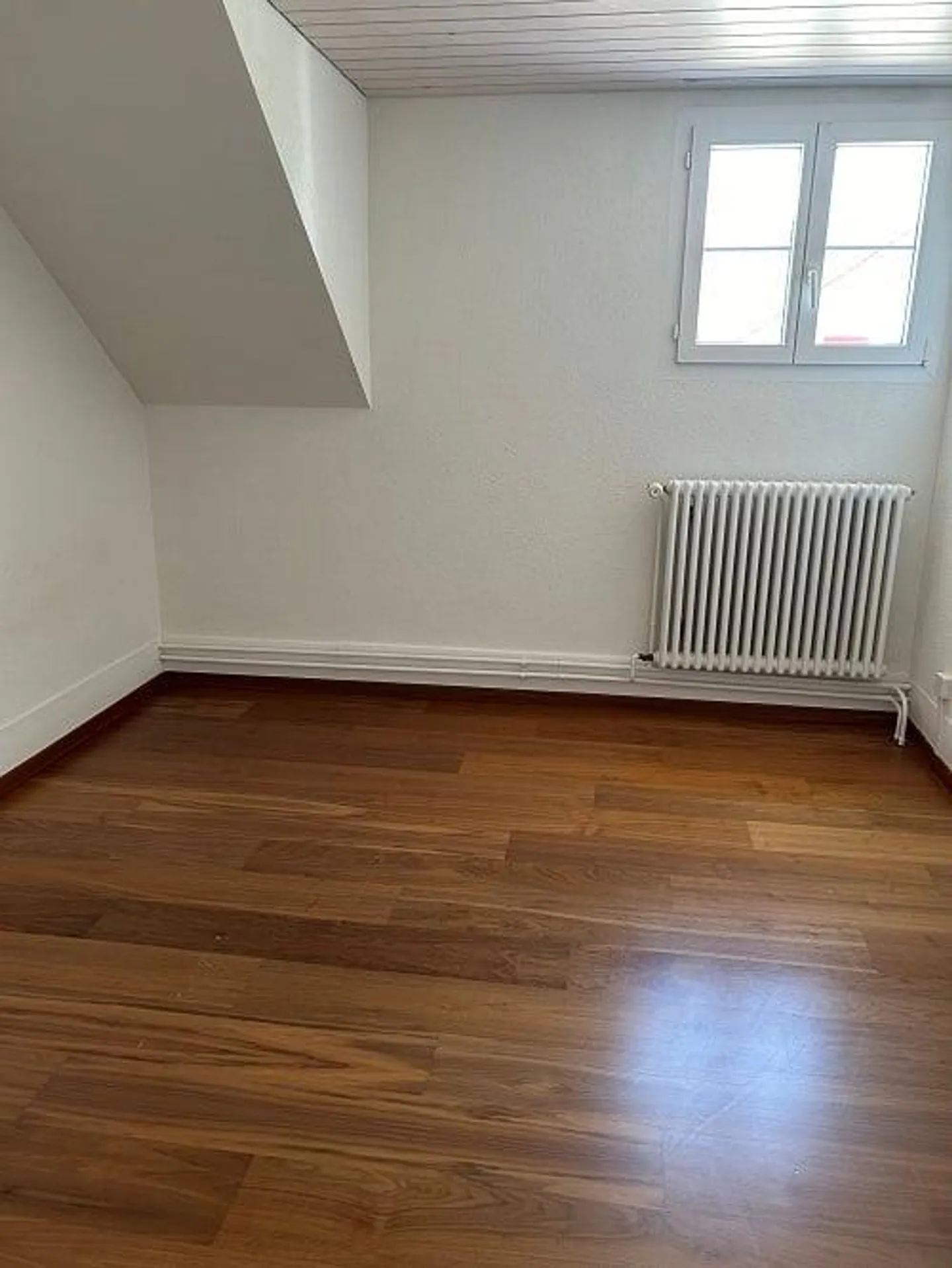 Charmante Wohnung an ruhiger Lage zu vermieten! - Foto 3 von 8