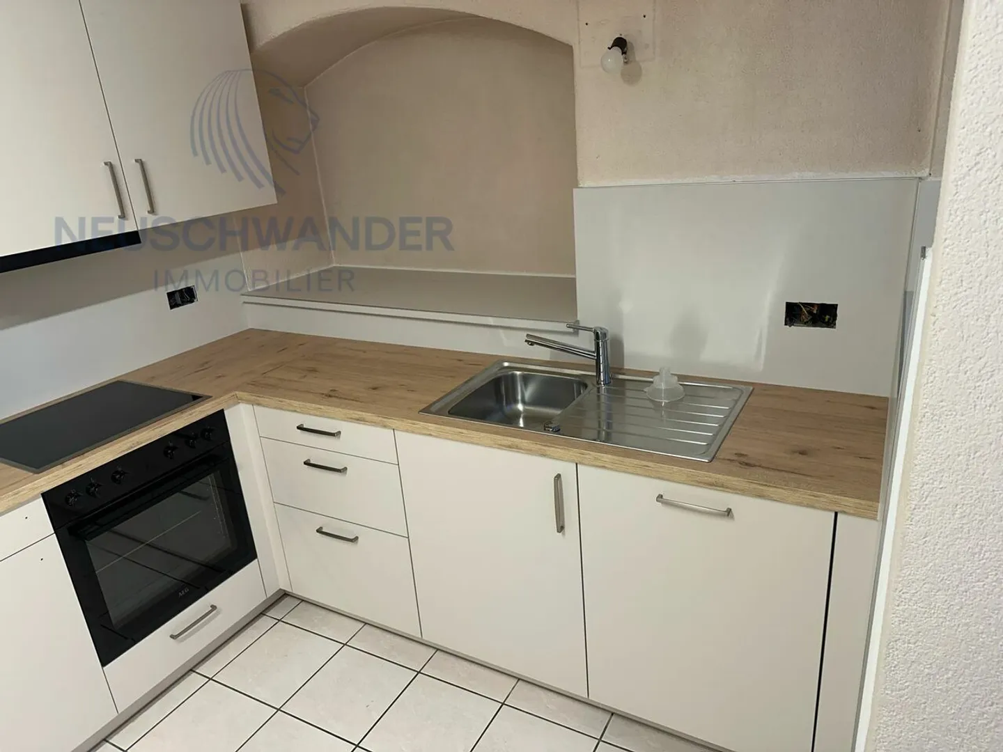 In a small building, comfortable apartment, practical close to the highway - Photo 9 of 11