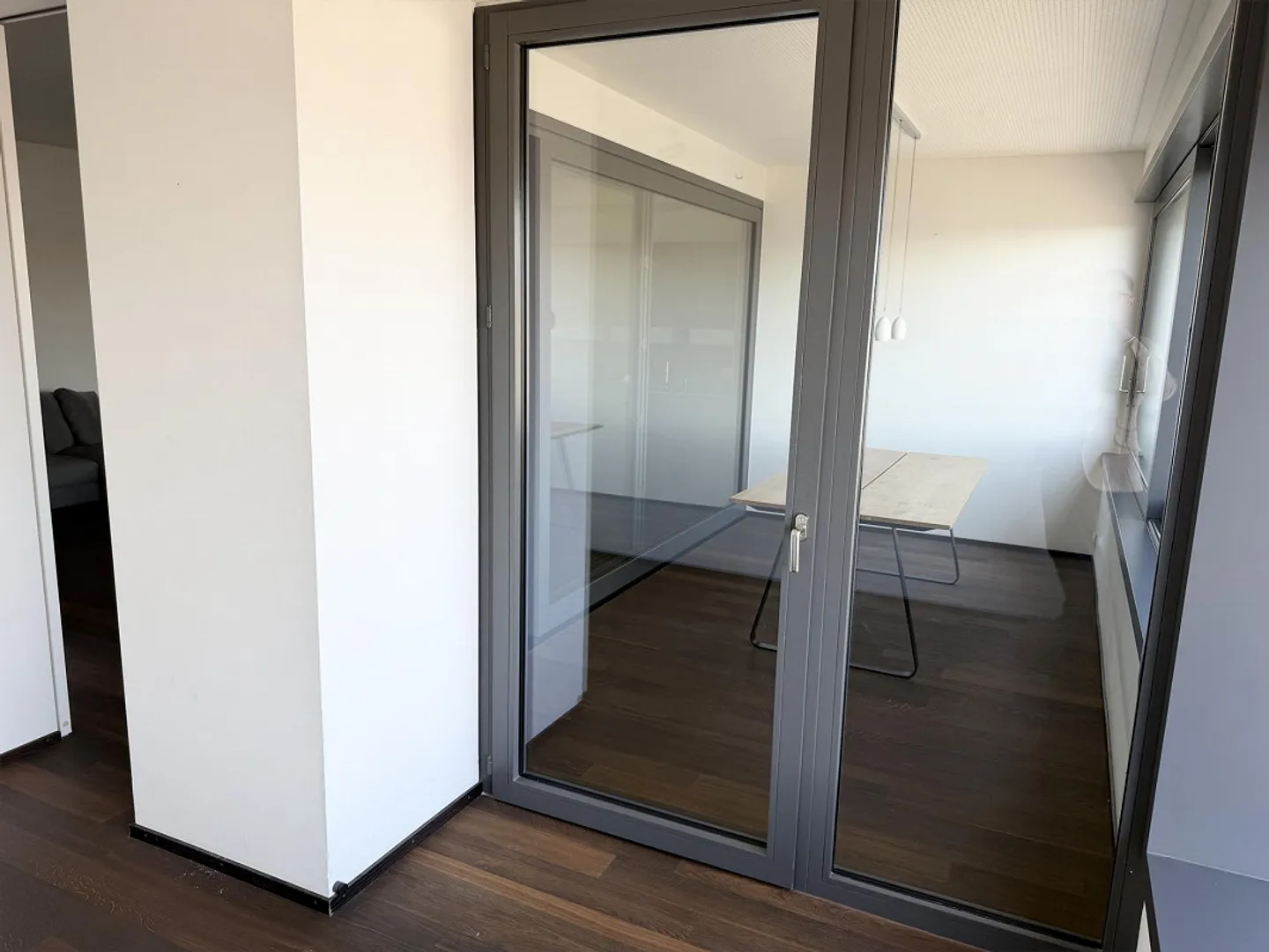 19th Floor - Exclusive City Apartment with Panoramic Views over Zurich - Photo 10 of 27