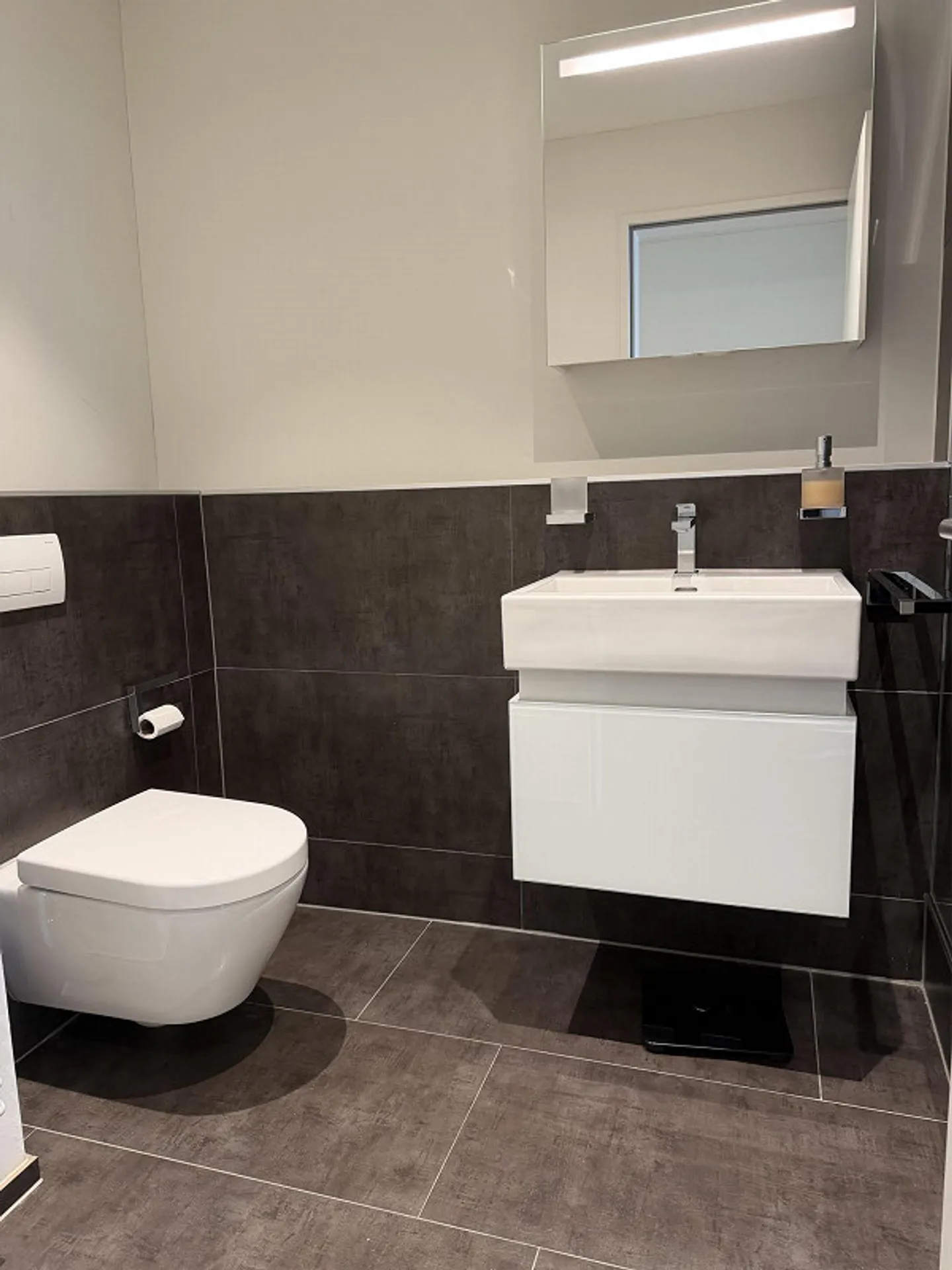 19th Floor - Exclusive City Apartment with Panoramic Views over Zurich - Photo 13 of 27