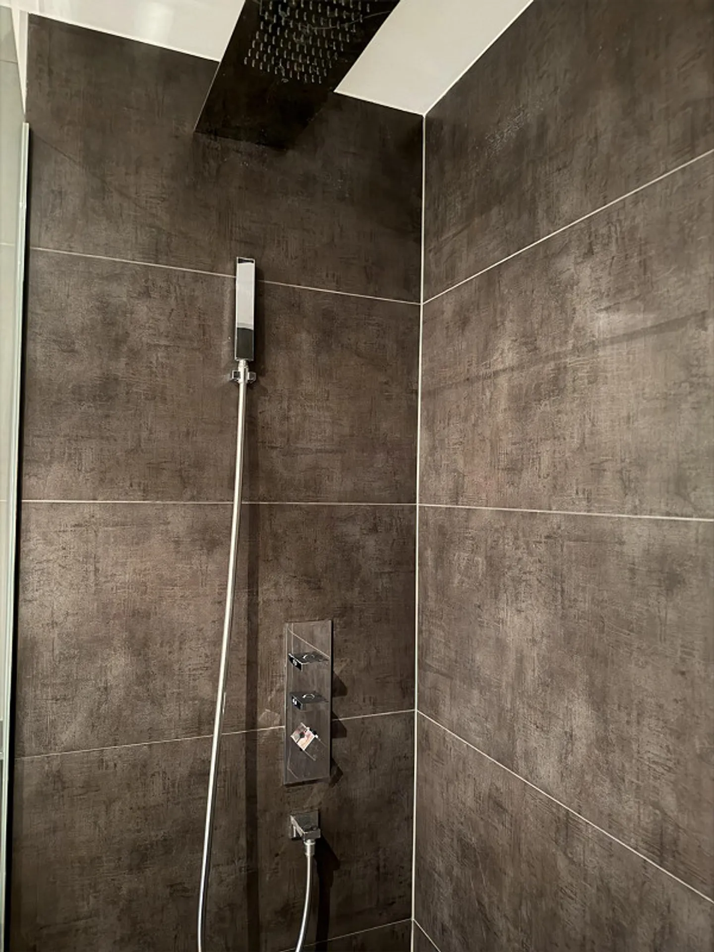 19th Floor - Exclusive City Apartment with Panoramic Views over Zurich - Photo 14 of 27