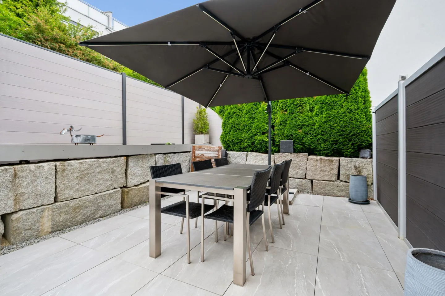 Nearly new end-of-terrace house with plenty of light and generous outdoor spaces - Photo 10 of 13