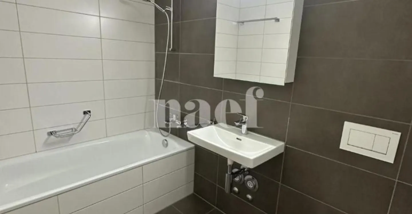 Apartment in a recent building - Photo 5 of 6