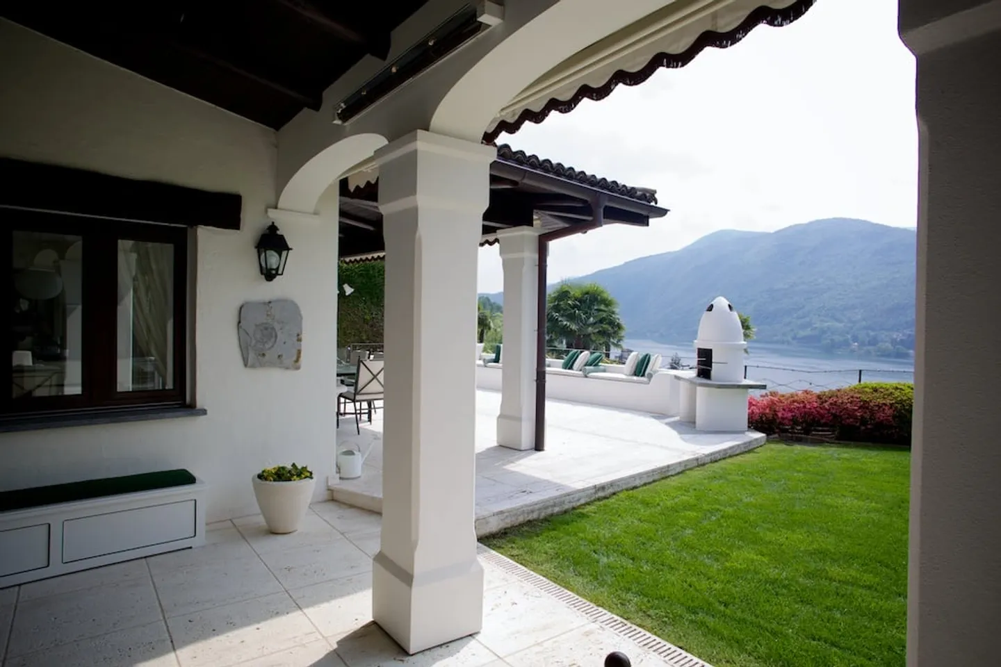 Bellissima villa con vista lago in posizione elevata a Figino - Foto 6 di 15