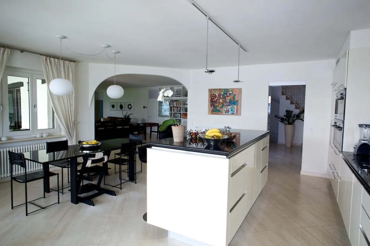 Bellissima villa con vista lago in posizione elevata a Figino - Foto 8 di 15