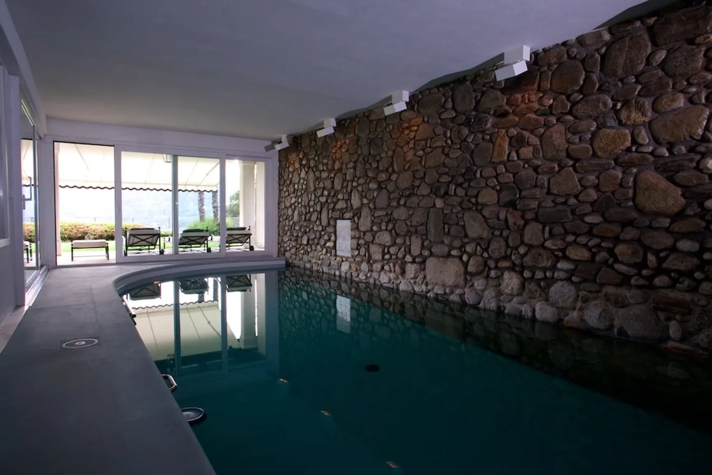 Bellissima villa con vista lago in posizione elevata a Figino - Foto 10 di 15