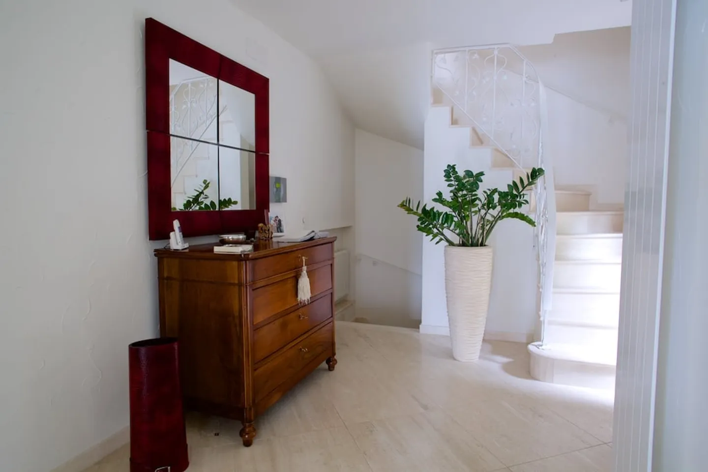 Bellissima villa con vista lago in posizione elevata a Figino - Foto 12 di 15