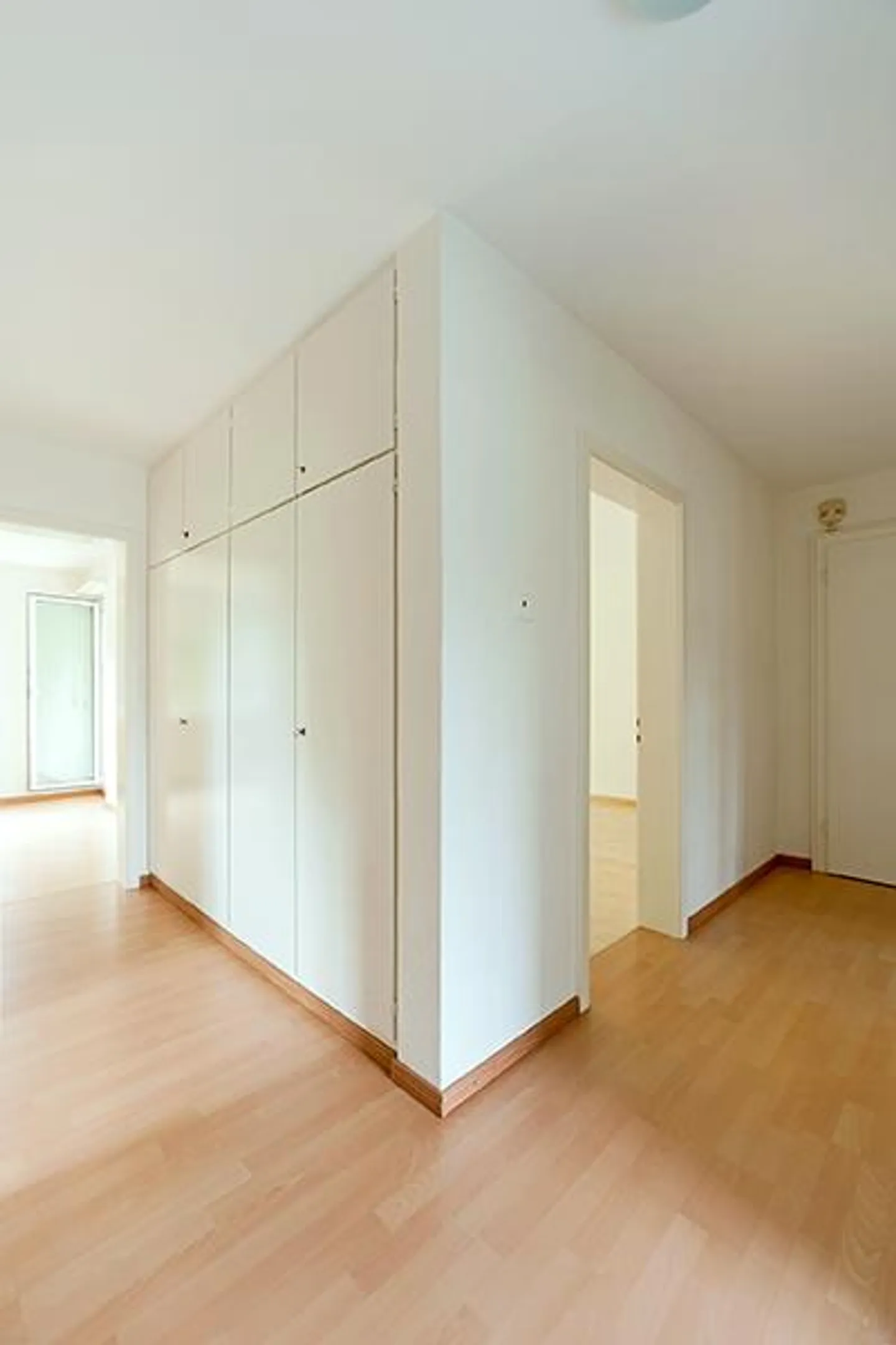 Accogliente appartamento con due balconi - Foto 8 di 9