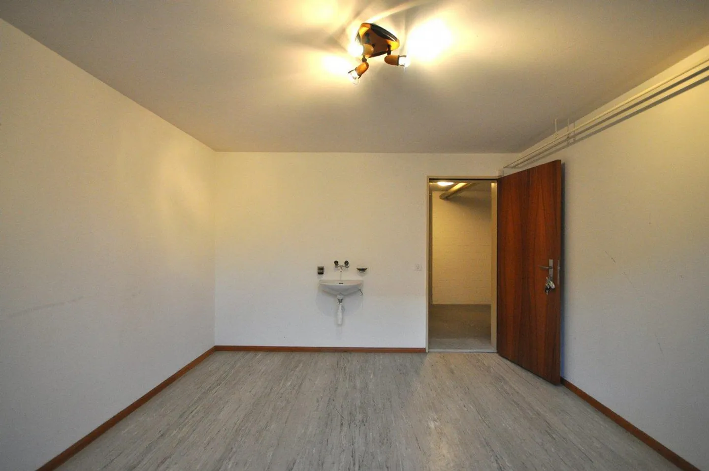 La tua nuova sala hobby a Reinach - Foto 2 di 3