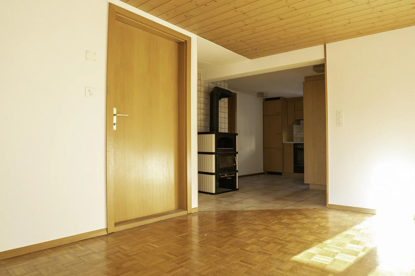 3.5 Room Apartment - Photo 3 of 10