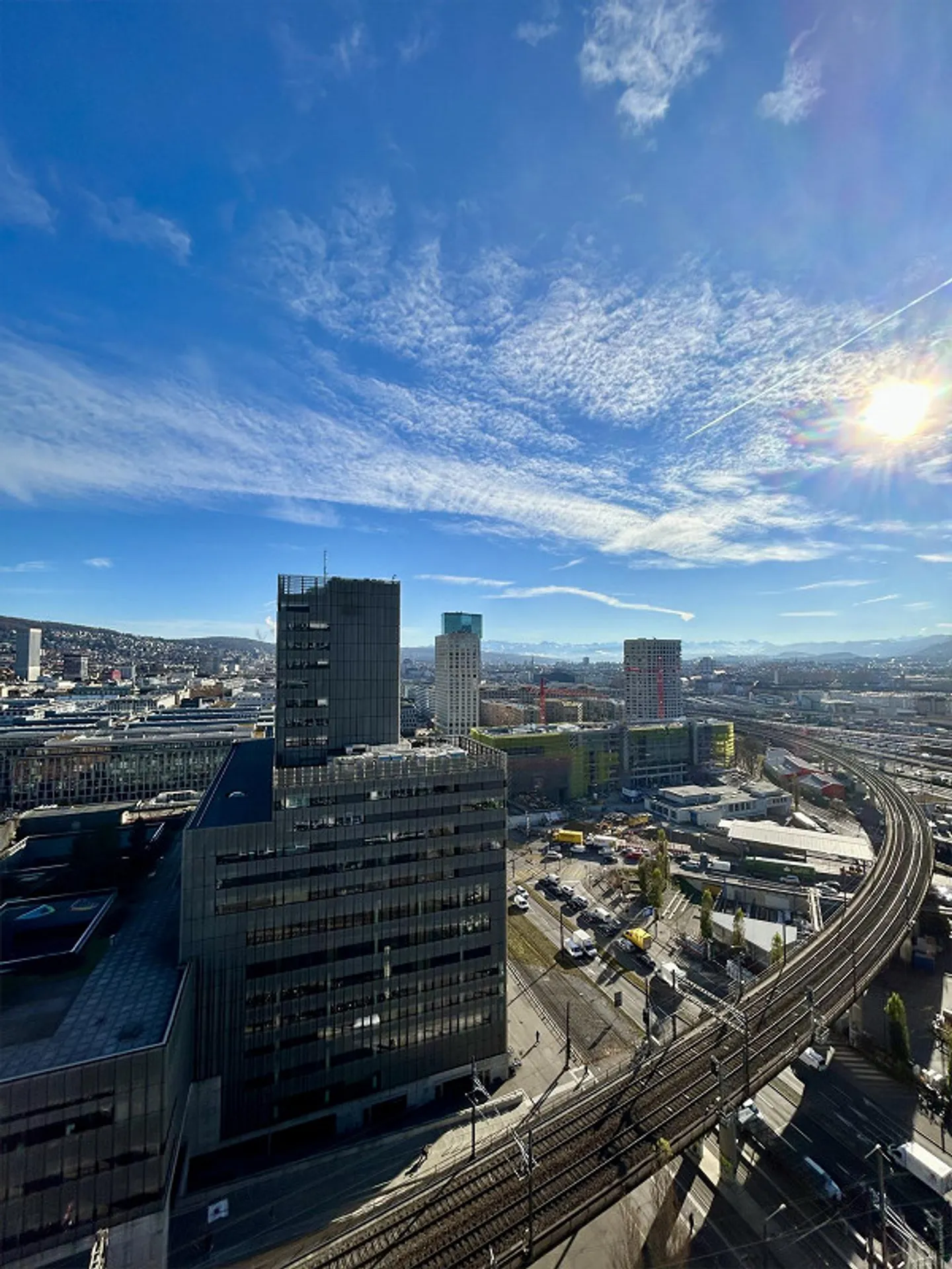 19th Floor - Exclusive City Apartment with Panoramic Views over Zurich - Photo 25 of 27