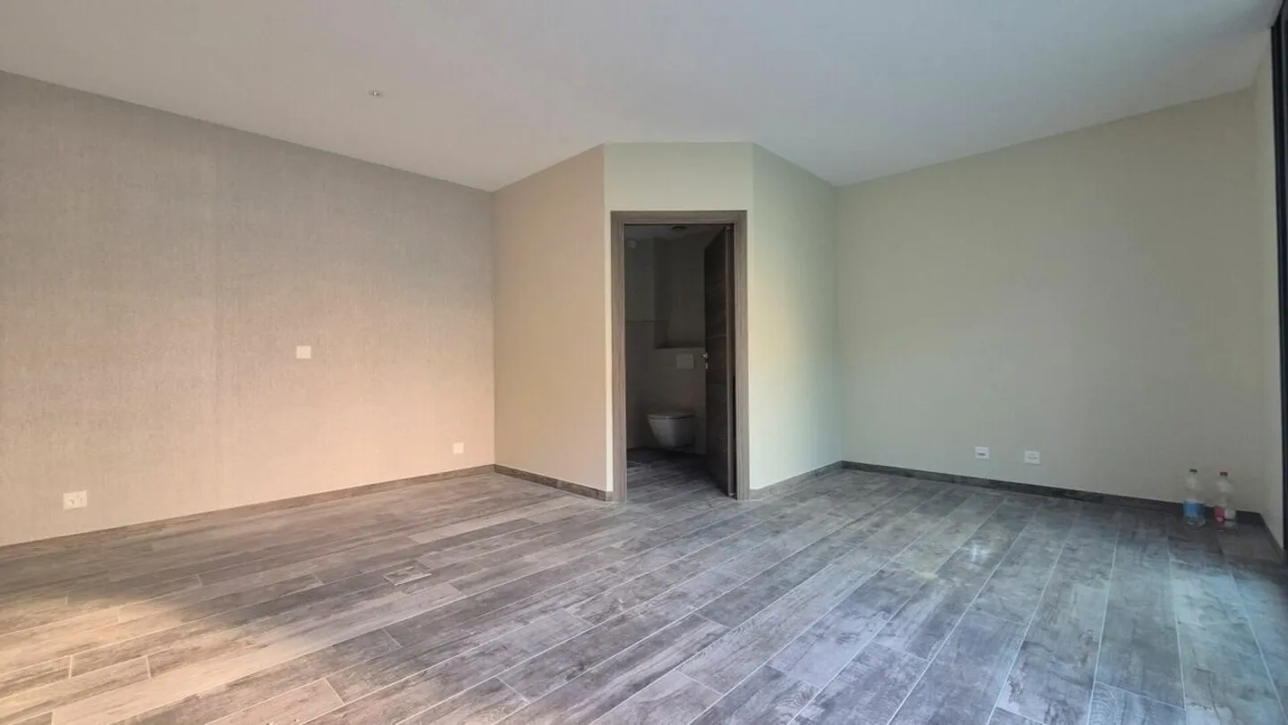 2-Zimmer-Büro im Zentrum von Monthey - Foto 3 von 3