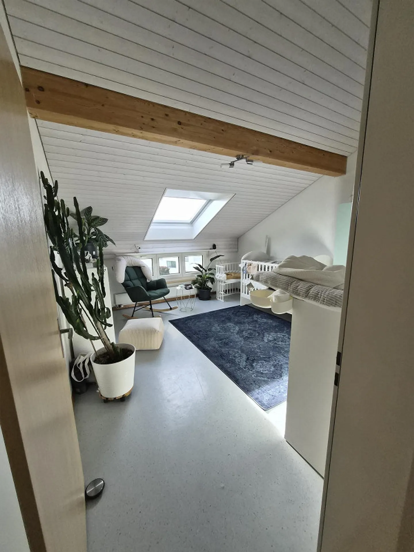 Appartamento luminoso di 4,5 stanze di 104 m2 - Foto 13 di 17