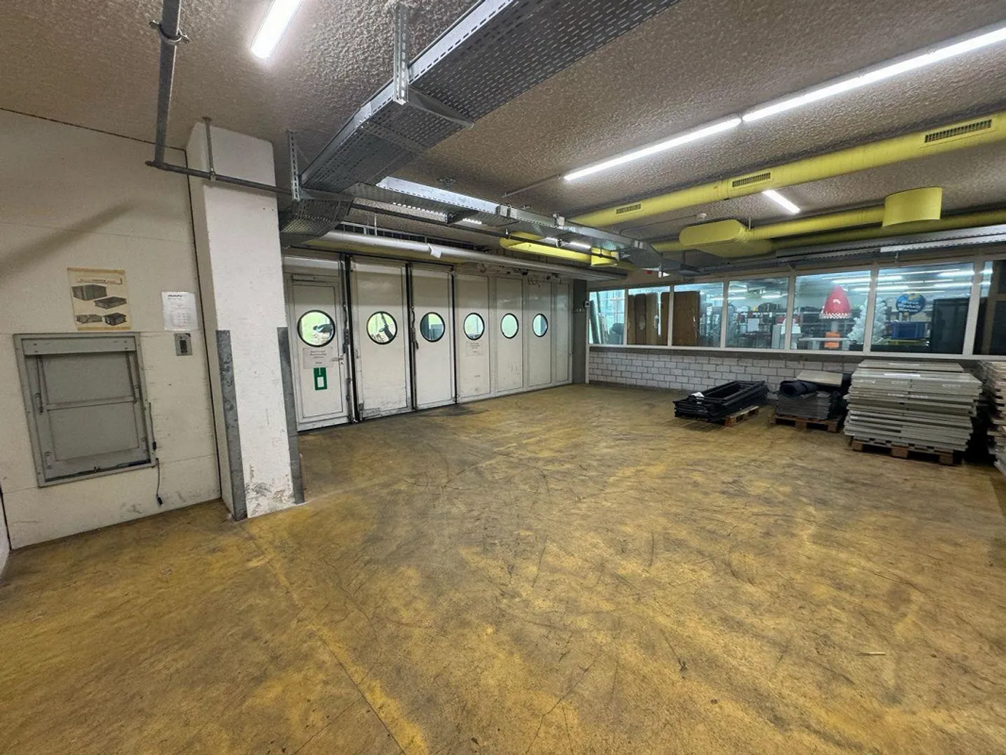 Storage space in Solothurn at attractive conditions - Photo 3 of 8