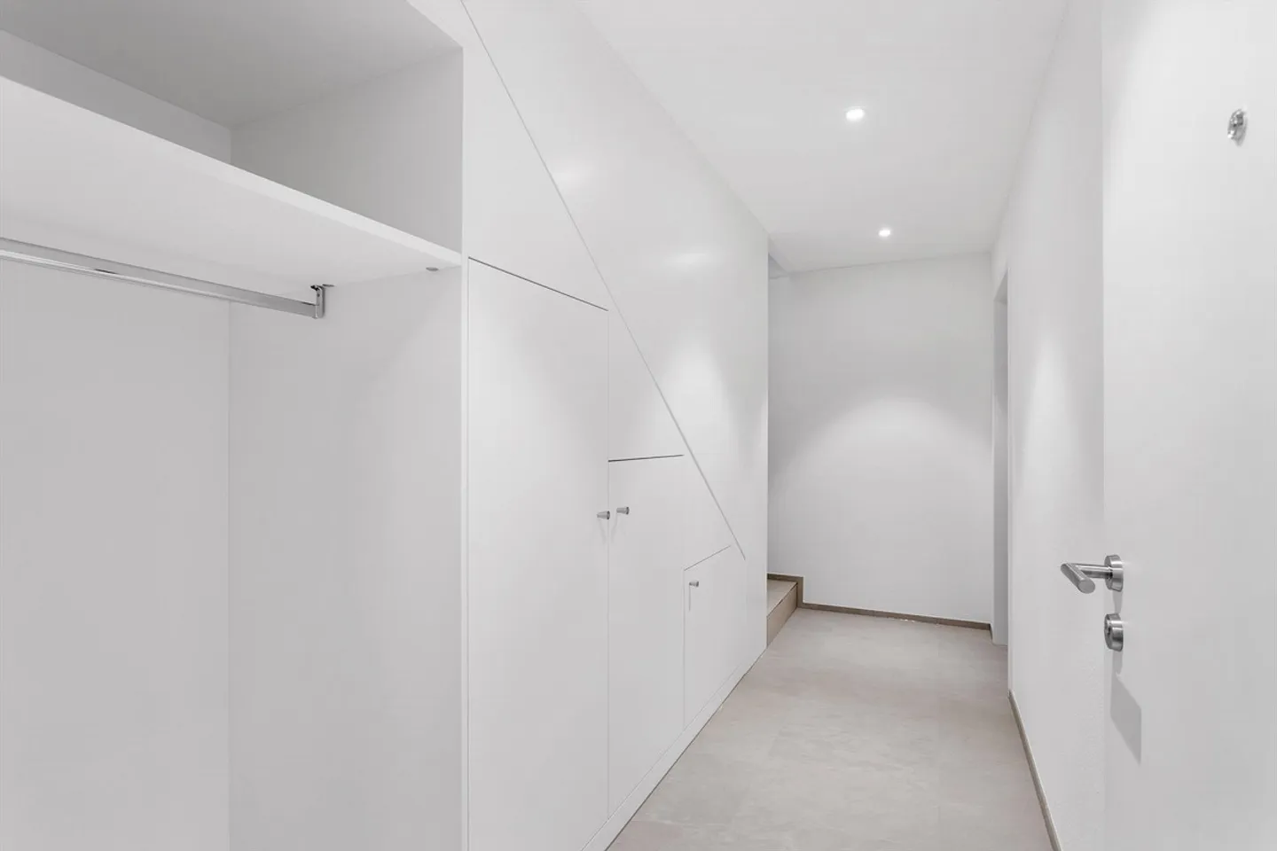 Appartamento di 4,5 stanze di nuova costruzione nel quartiere di Bernrain, piano terra con un po' di vista sul lago - Foto 17 di 30