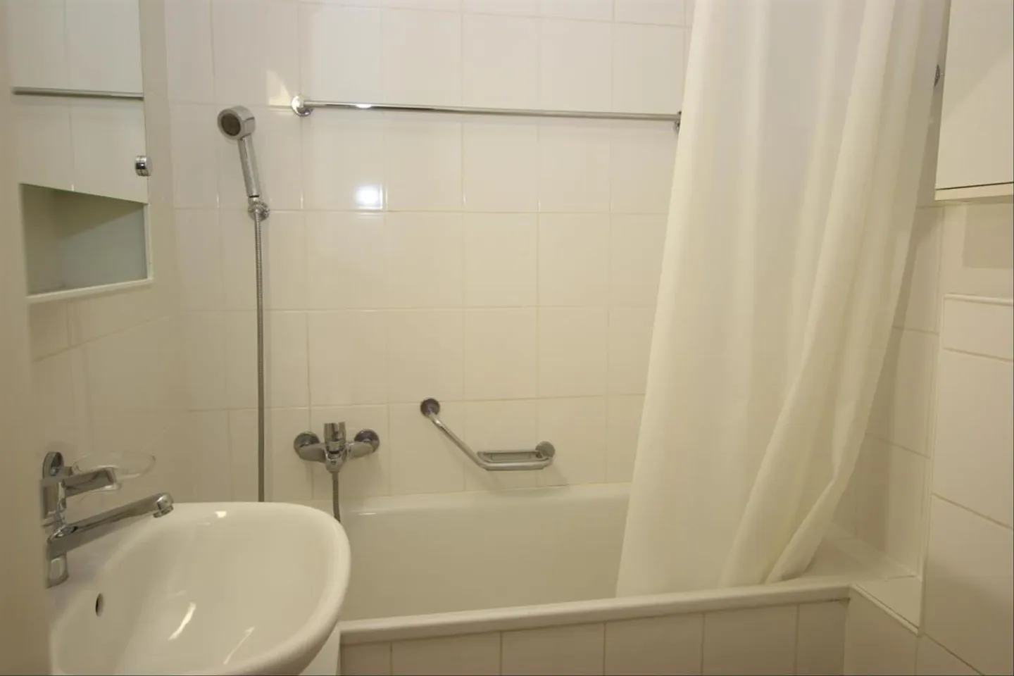 Appartamento ammobiliato in affitto - Foto 4 di 5