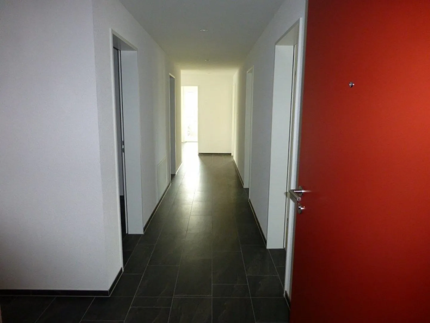 Spacious 4 1/2 room apartment in Schmitter West - Photo 4 of 22