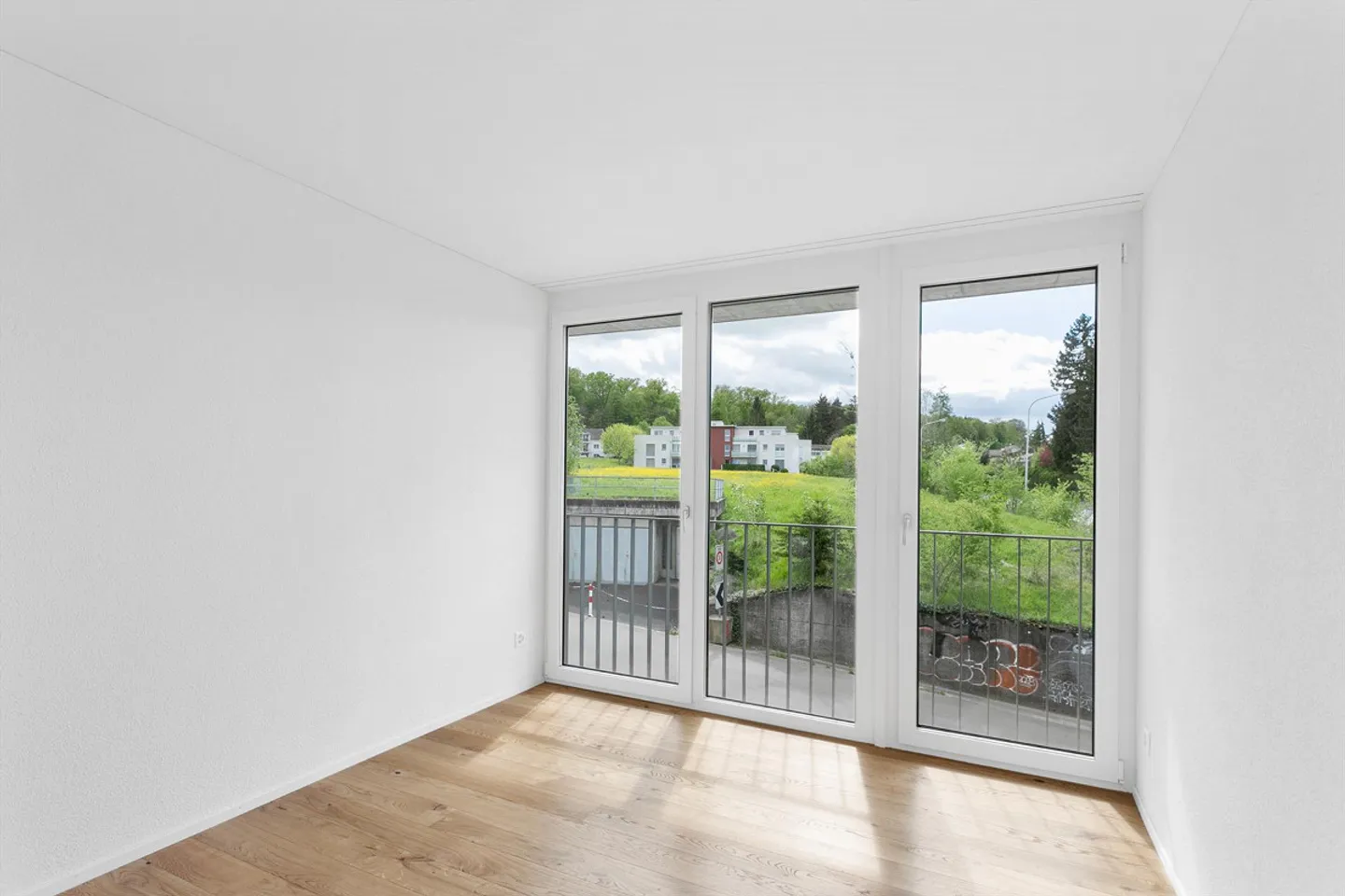 Appartamento di 4,5 stanze di nuova costruzione nel quartiere di Bernrain, piano terra con un po' di vista sul lago - Foto 21 di 30
