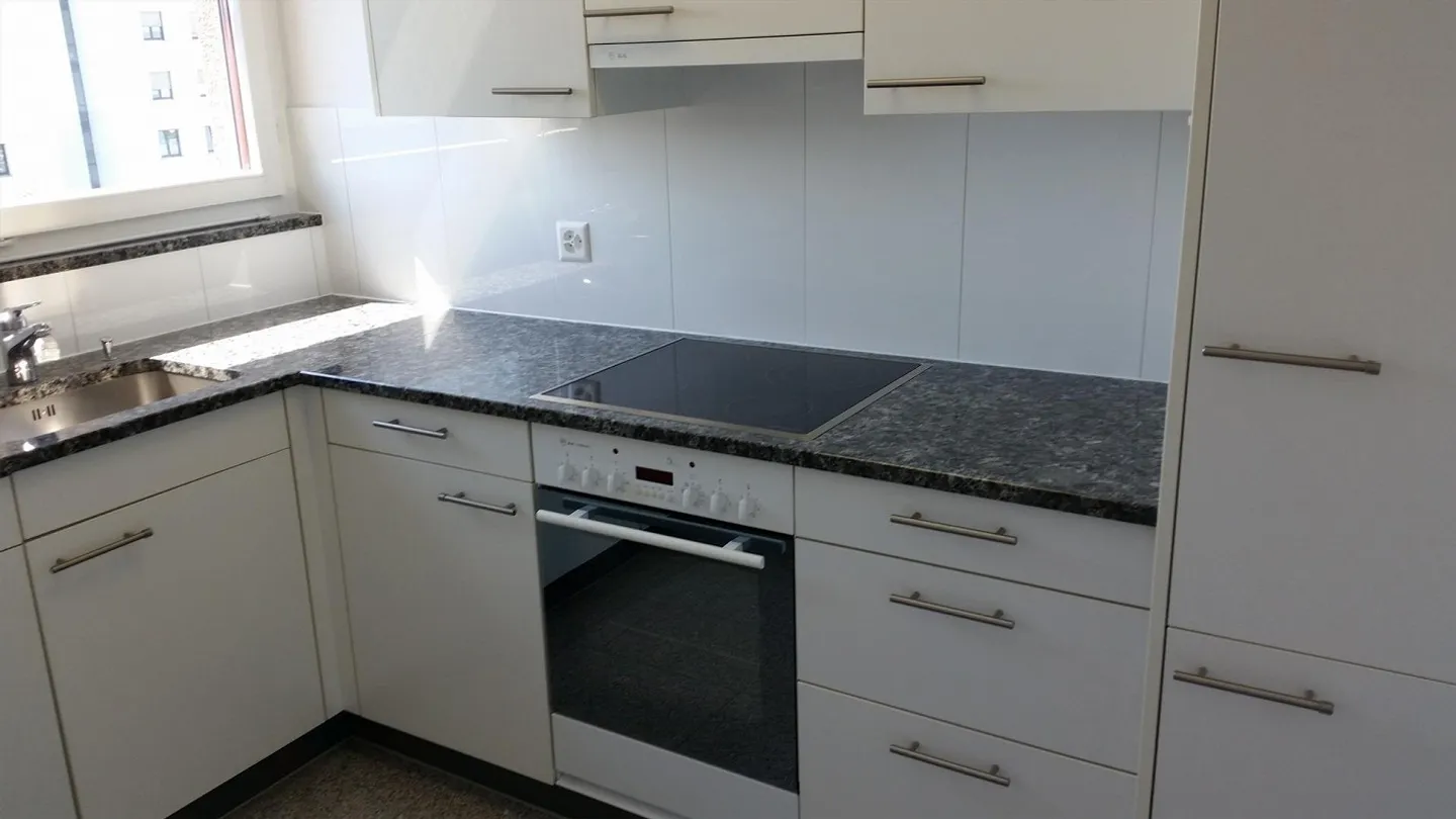 Bellissimo e moderno appartamento di 2,5 stanze in posizione centrale - 133 - Foto 7 di 9