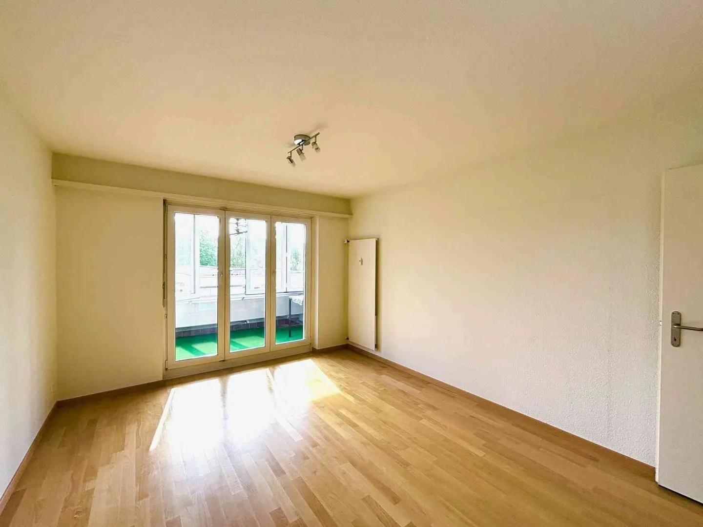 Apartment for rent - Photo 2 of 3