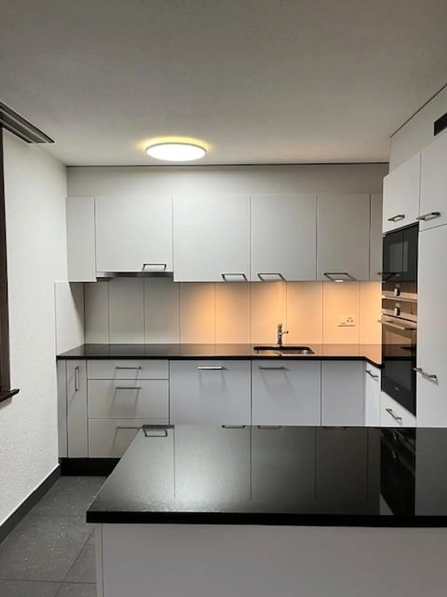 Beau, lumineux appartement 4 pièces à Frutigen - Photo 2 sur 10